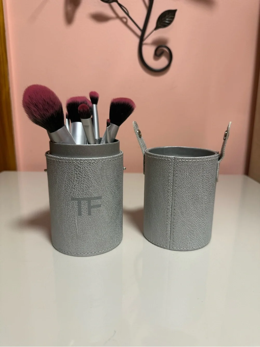 Like TF Synthetic Fiber Makeup Brush Set Gray/Pink w/ Carrying Case